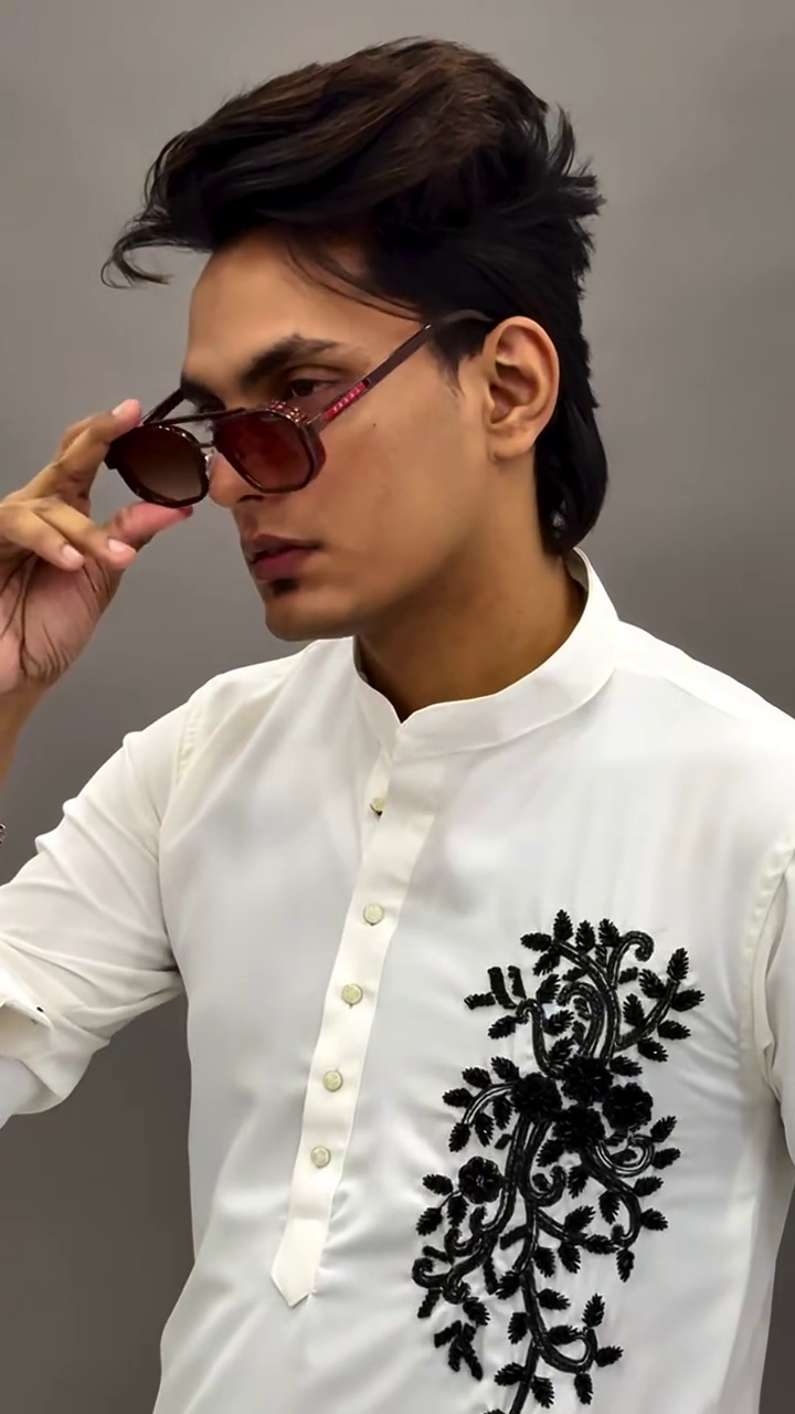 Ethnic Wear White Embroidered Kurta